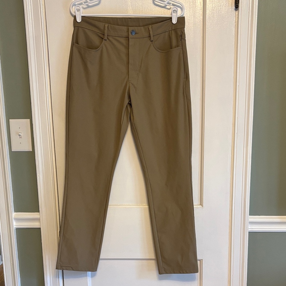 Old Navy Tech Hybrid 32x30 Slim pants